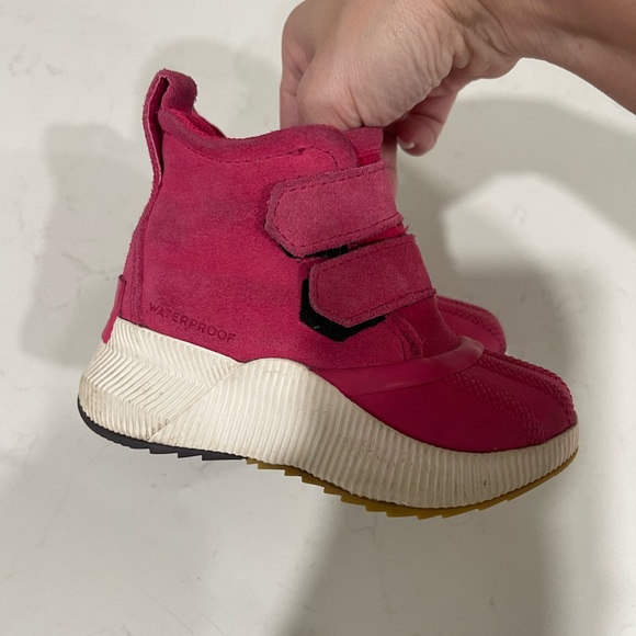 Kids Pink Sorel Boots - Picture 5 of 6